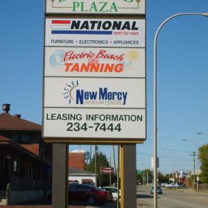 Tenant Sign - Lakeland Plaza